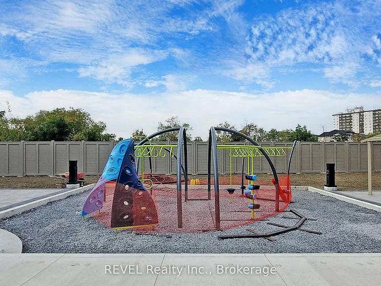 1063 Douglas McCurdy Cmn #602 — Photo 32