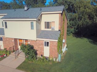 3472 Northlake Dr NE, Grand Rapids, MI 49525