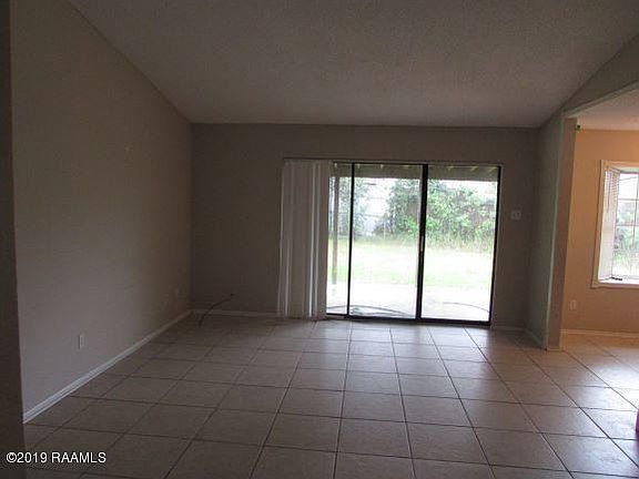 4th image of 301 Toulouse Dr