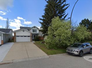 43 E Millrise Cres SW, Calgary, AB T2Y 2H7
