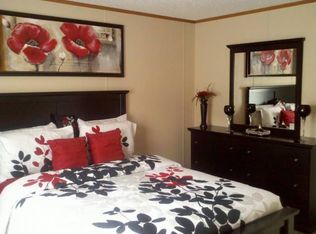 383 Sadler Ave, Elgin, IL 60120