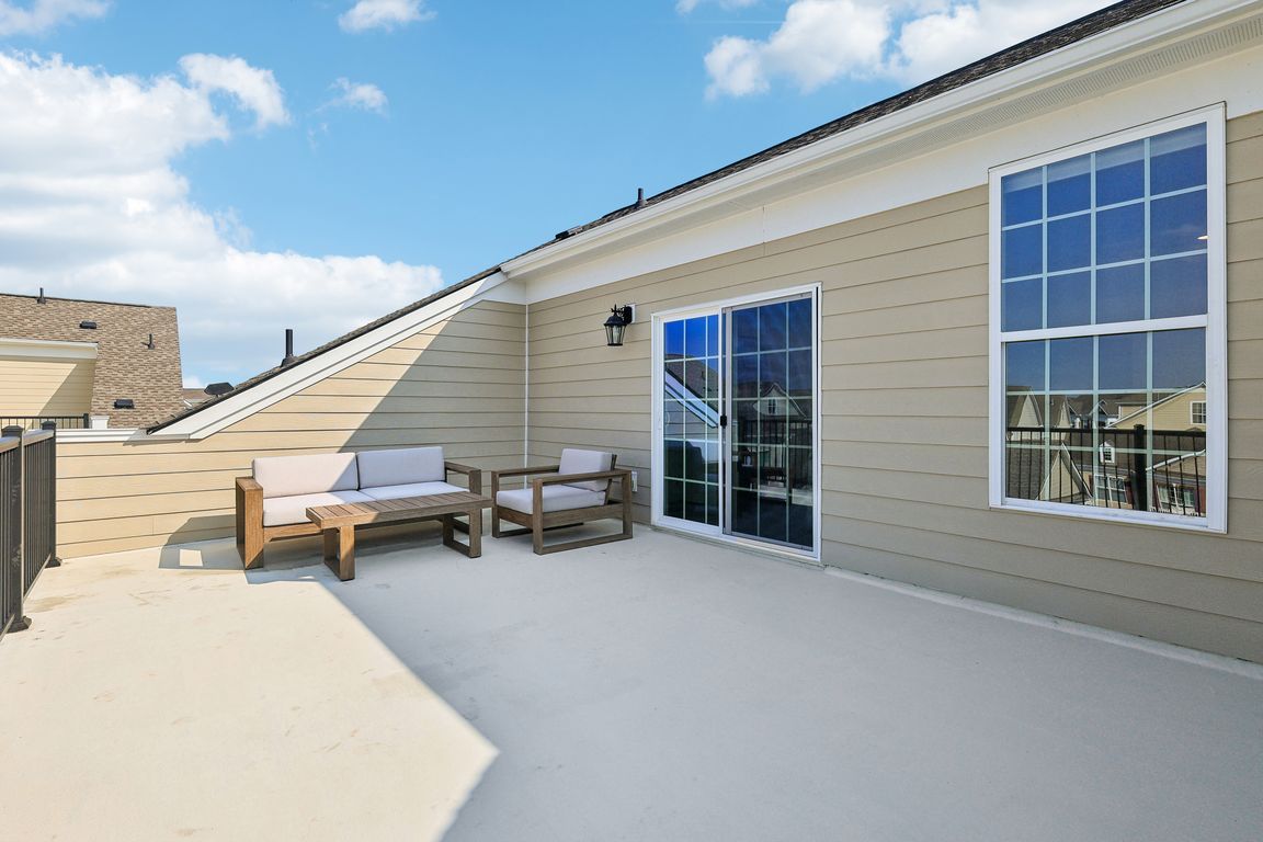 Sablewood Dr 107-025.jpg