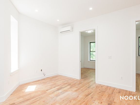 3rd image of 257 Hart St #2B