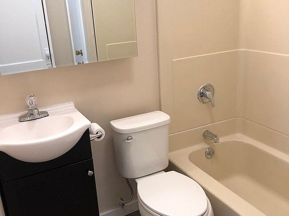 2nd image of 1158 W 22nd St
