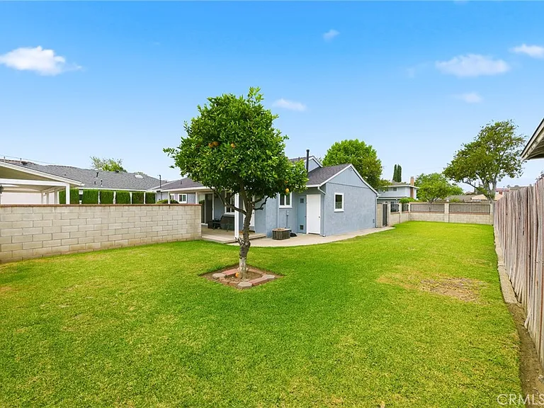 6266 N Muscatel Ave — Photo 4