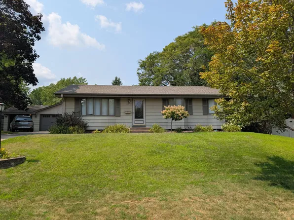 9073 Northwood Cir, New Hope, MN 55427