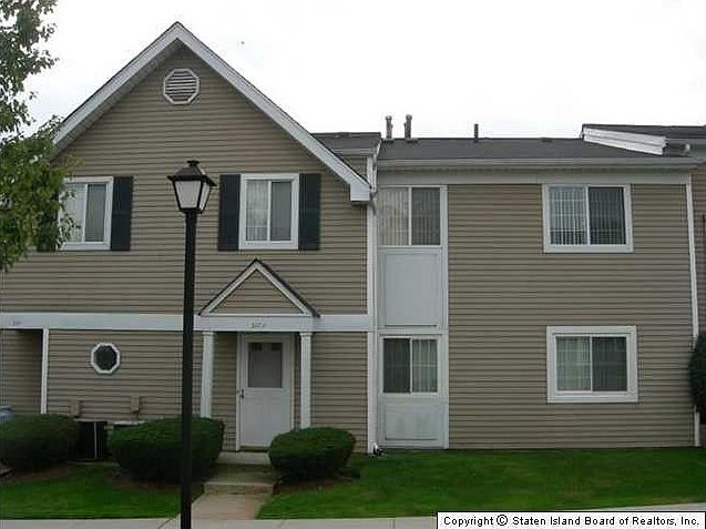 1st image of 597A Correll Ave