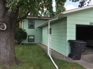 1932 24th Ave S, Grand Forks, ND 58201