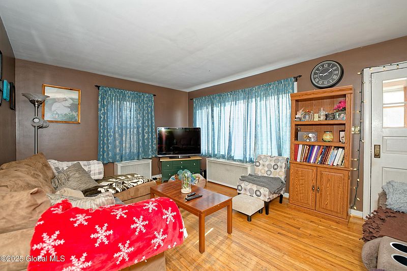 4th image of 6 Brigadier Street