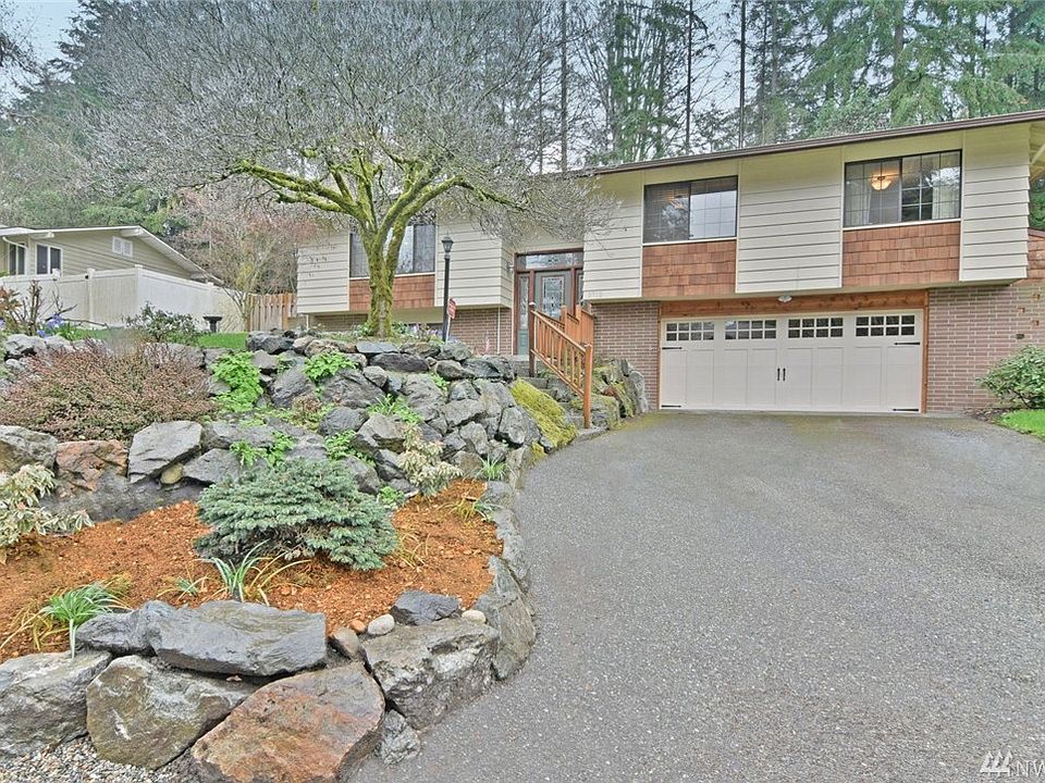 1st image of 5712 172nd Pl SW