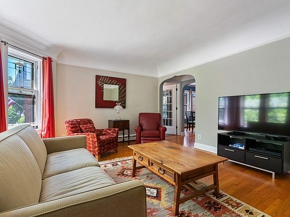 5th image of 4630 N Kostner Ave