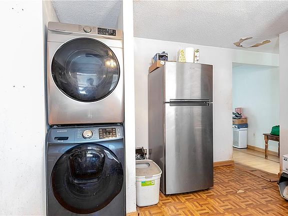 4th image of 1588 Main St APT 19