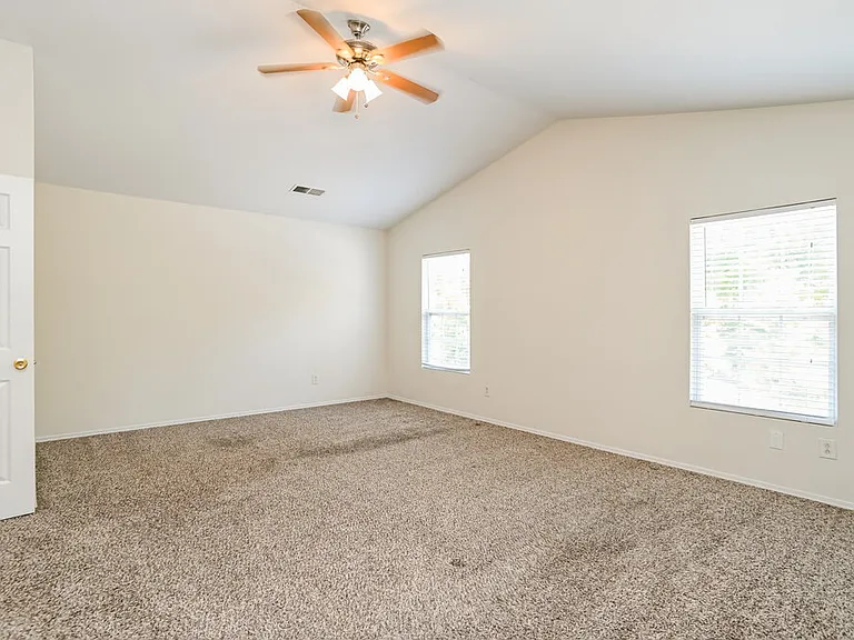 2222 Buckleigh Dr — Photo 10