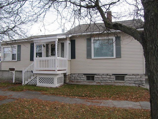 1st image of 210 N 11th Ave