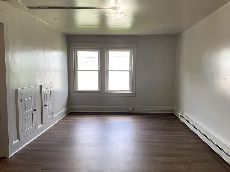 204 Lincoln Way E — Photo 11