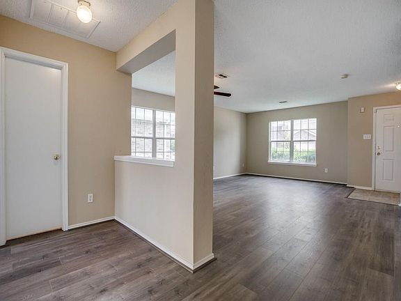 5th image of 925 Cattail Dr