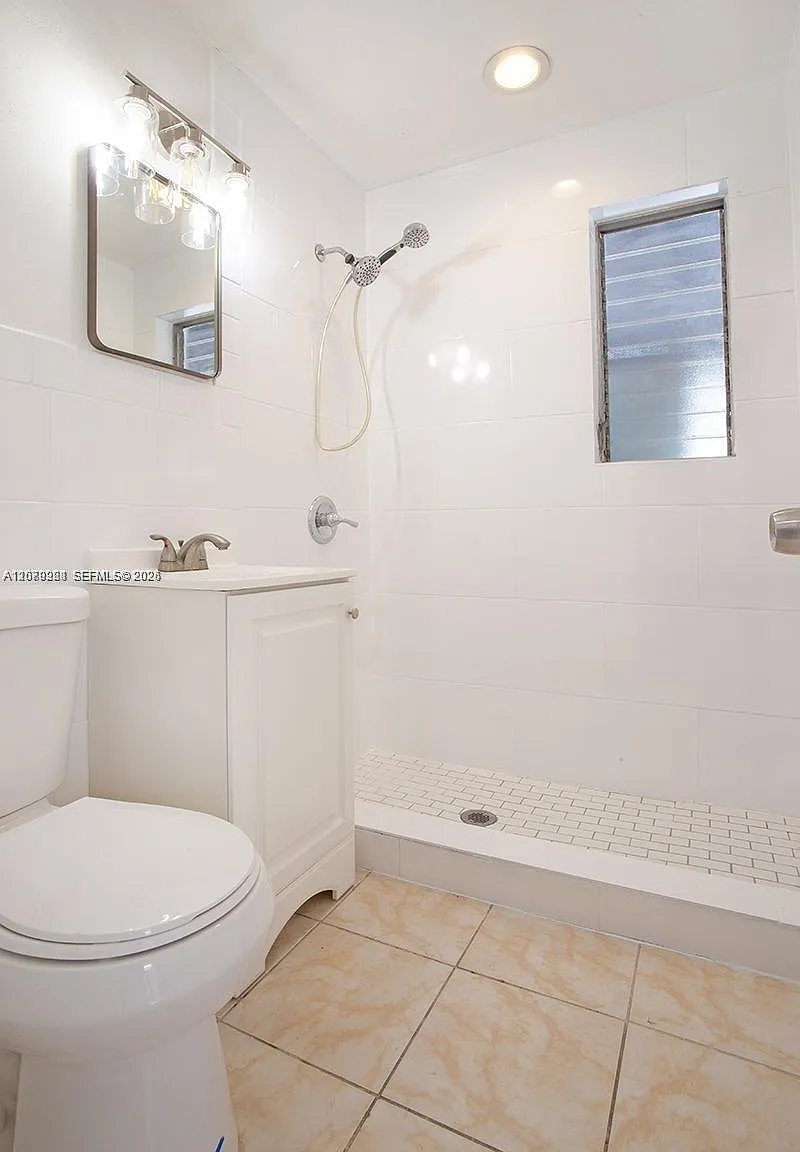 3 bed, 2.0 bath, $3,500 — Photo 4