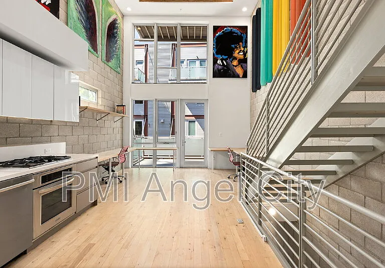3450 Cahuenga Blvd W #607 — Photo 3