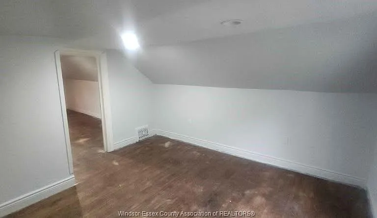2292 Dougall Ave #UPPER — Photo 7