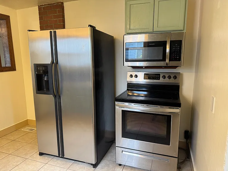 1130 Ellinor Ave — Photo 8
