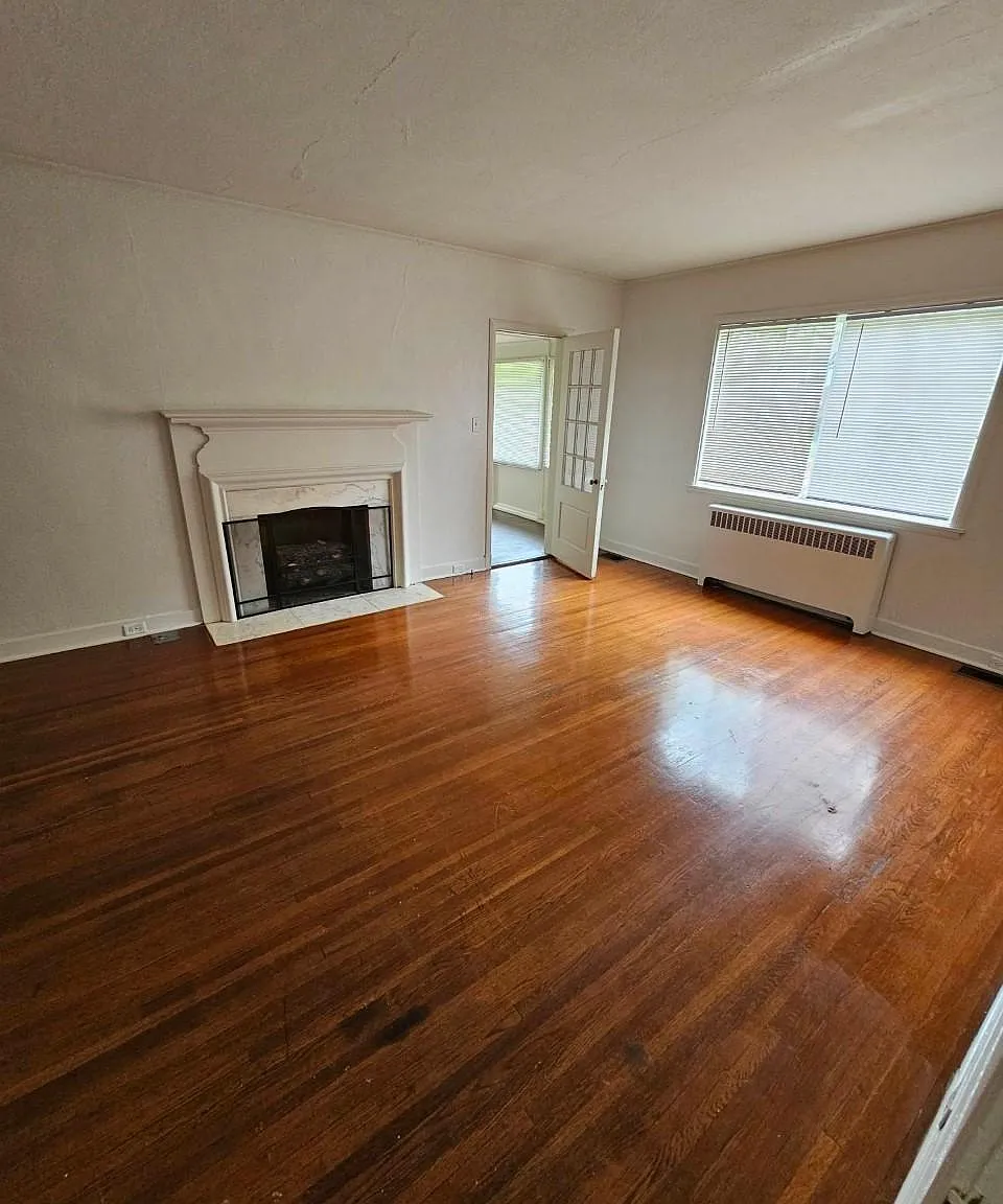 2 bed, 1200 sqft, $1,095 — Photo 2