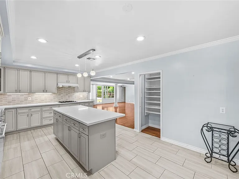 2465 Sherwood Rd — Photo 28