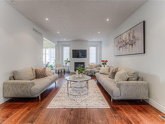 4th image of 26 Spring Creek St