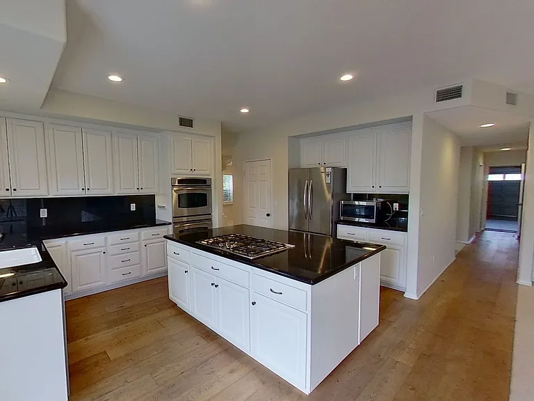 12 Touran Ln — Photo 7