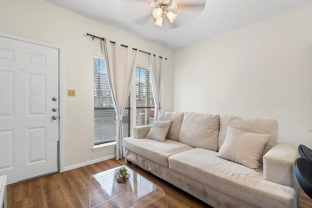 3000 Guadalupe St Apt 110 — Photo 1