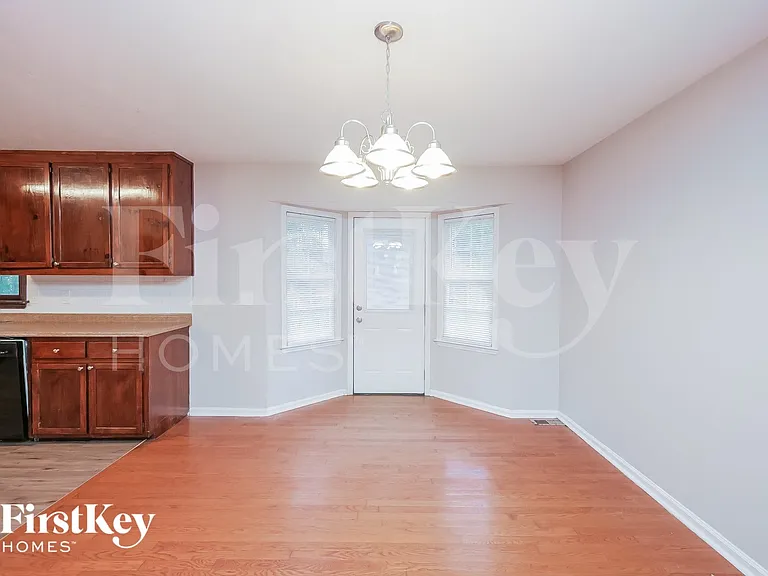 195 Freestone Dr — Photo 6