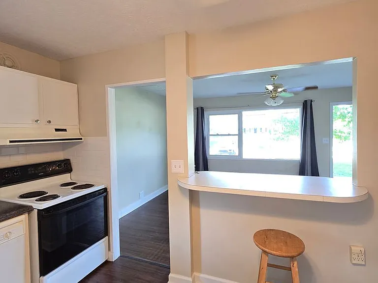 9809 Old Six Mile Ln — Photo 20