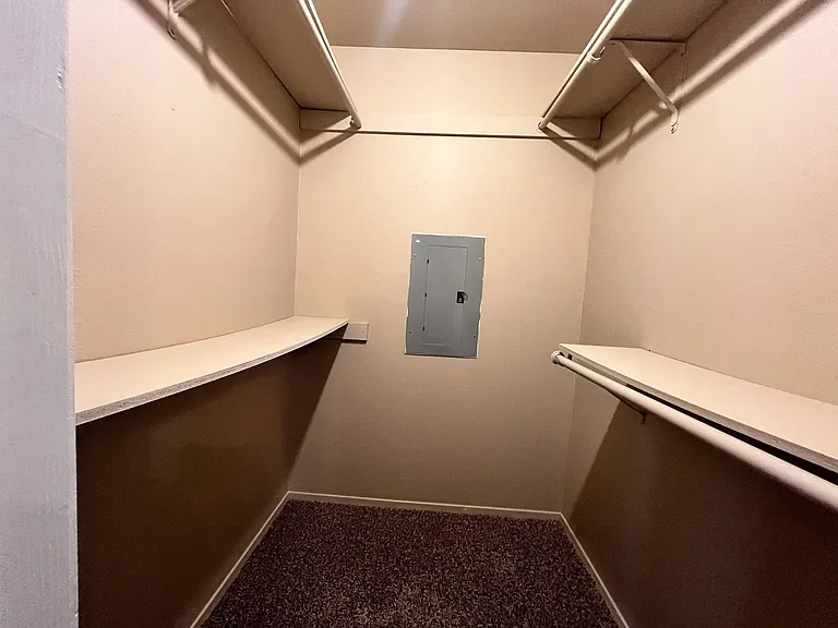 2110 Lago Trl — Photo 13