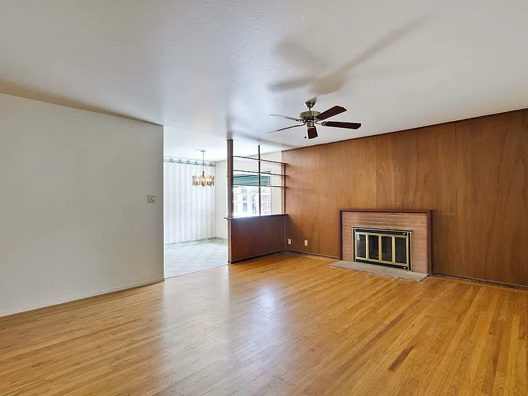 160 Kit Carson Ct — Photo 8