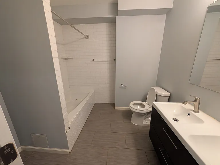 1843 Hoffman St — Photo 6