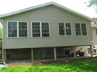 1021 51st St, Moline, IL 61265