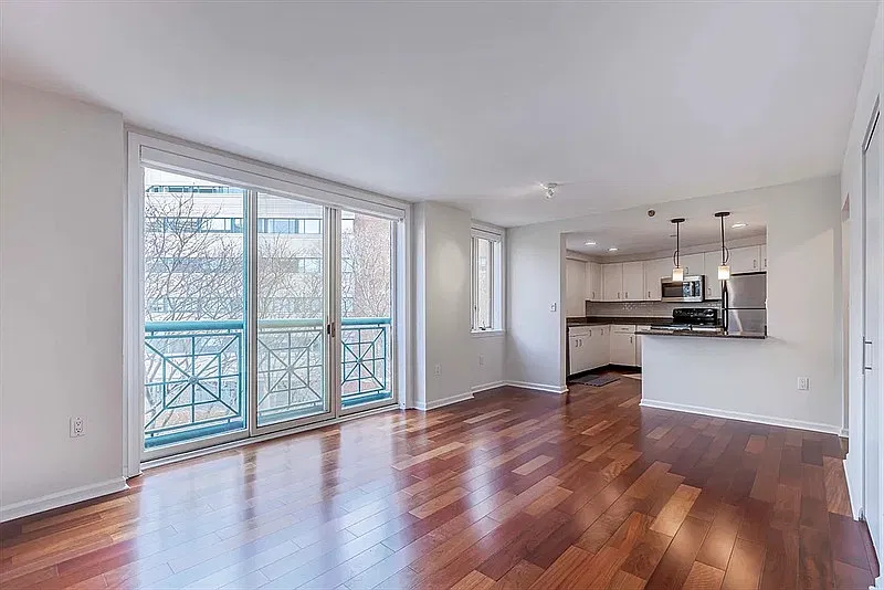 1 bed, 1.0 bath, $2,161 — Photo 1