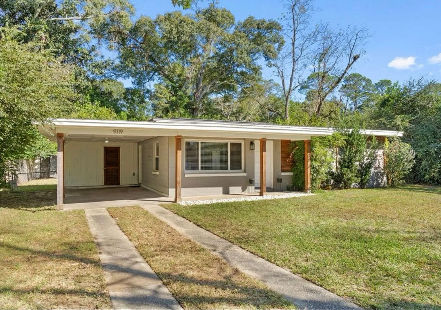 Beautifully Updated 3-Bedroom Home with Modern Finishes & Spacious Living! — Photo 1