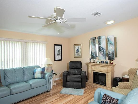 3rd image of 824 Sapodilla Dr