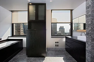 Sold by Avenue Real Estate