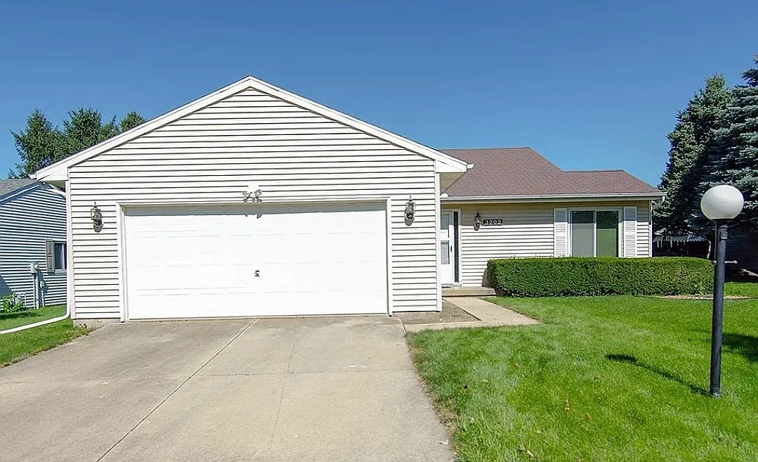 3202 Valerie Dr photo 1
