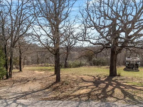 551 Horseshoe Trl, Little Elm, TX 75068