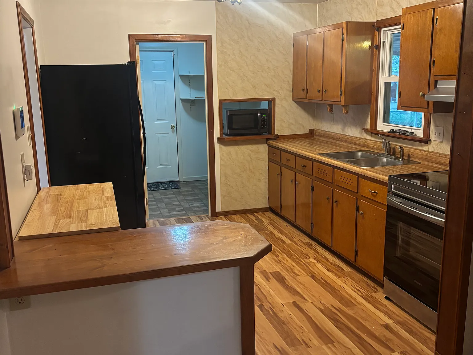 3 bed, 1470 sqft, $2,195 — Photo 3