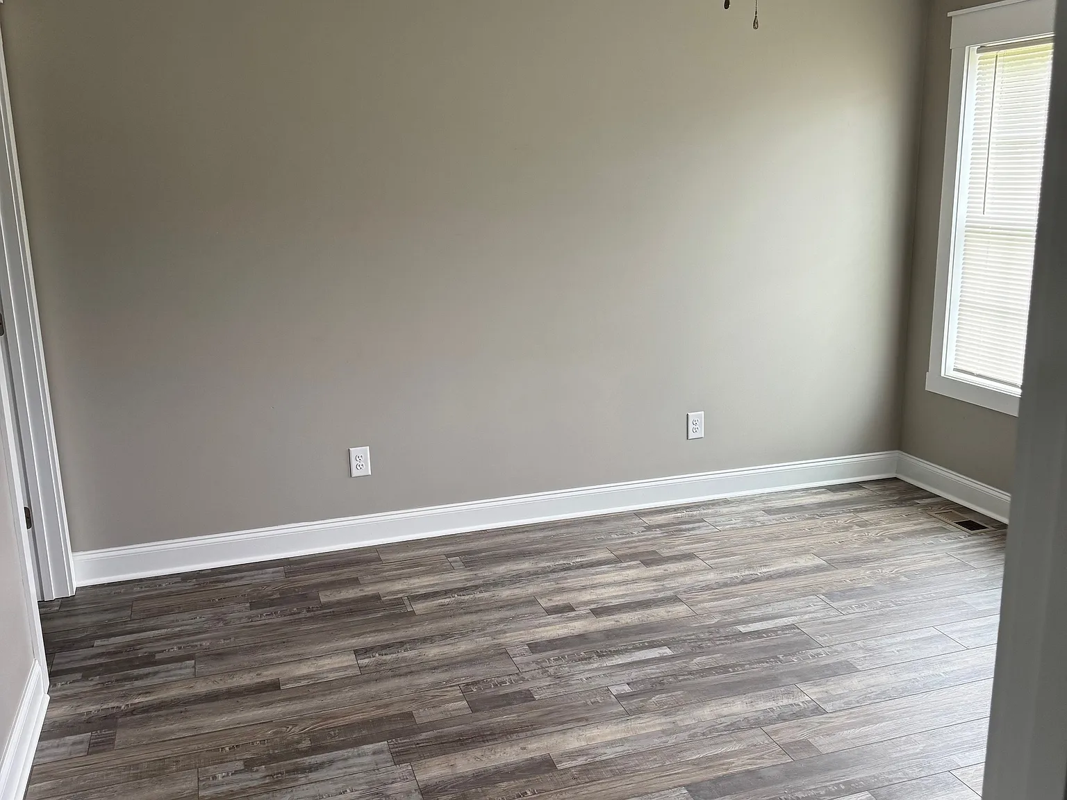 3 bed, 1200 sqft, $1,650 — Photo 2