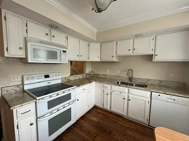 2 bed, 2.5 bath, 1480 sqft, $2,600 — Photo 4
