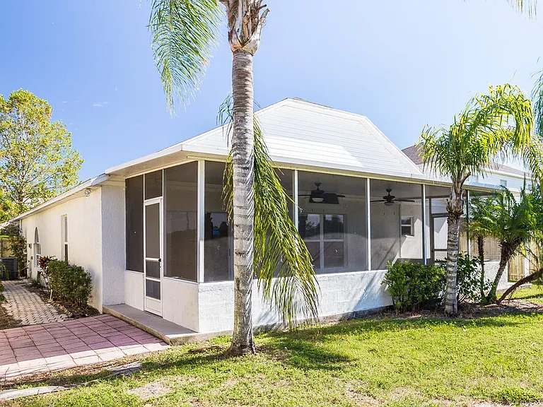 3833 Stonefield Dr — Photo 16