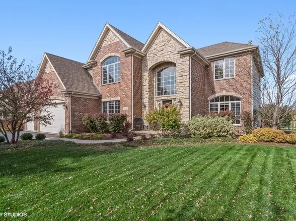 39W890 Carney Ln, Geneva, IL 60134