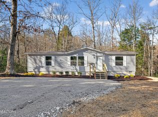 391 Cherokee Dr, Crossville, TN 38572