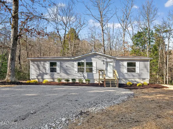 391 Cherokee Dr, Crossville, TN 38572