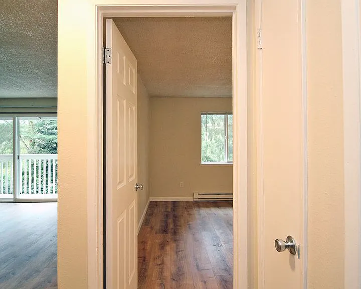 Raleigh Heights — Photo 13