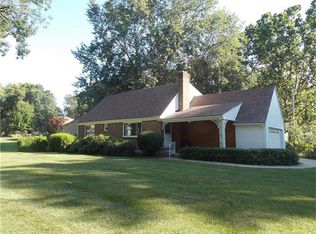 5040 NE Park Ln, Kansas City, MO 64118